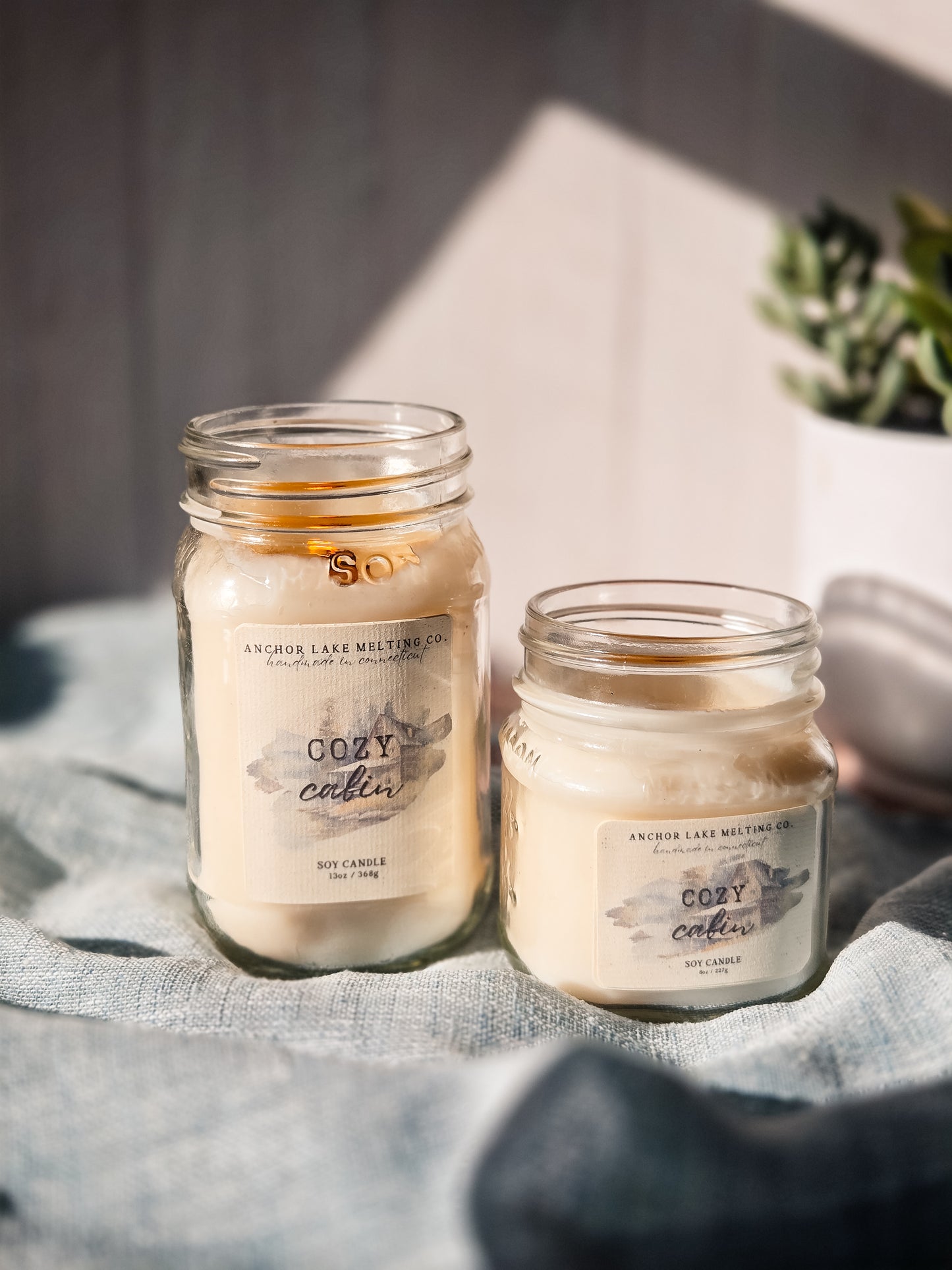 Cozy Cabin Soy Candle – Amber & Juniper Spice – Wooden Wick Mason Jar
